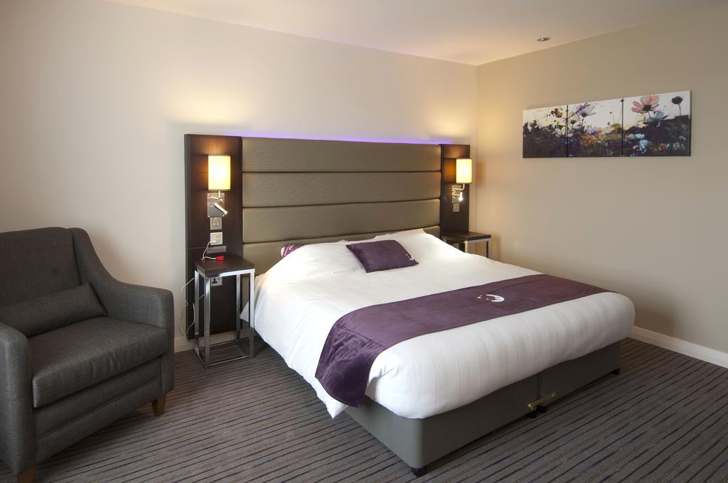 Premier Inn Falkirk - Larbert ภายนอก รูปภาพ