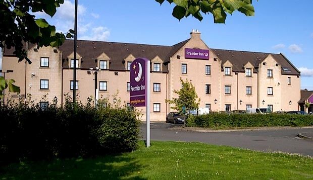 Premier Inn Falkirk - Larbert ภายนอก รูปภาพ